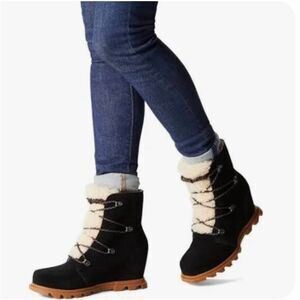 Sorel Joan of Arctic Wedge III Lace Cozy Boots Black Suede Women 7.5 NEW